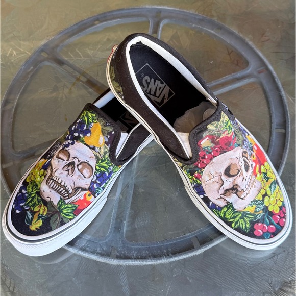 Vans Other - Vans Classic Fruit Skull Graphic Sneakers Black Mens 8.5 Womens 10 EUC Unisex